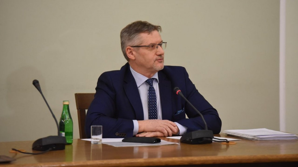 Janusz Cichoń odpowiada na pytania komisji śledczej do spraw wyłudzeń VAT-u i akcyzy. Fot. twitter.com/KancelariaSejmu