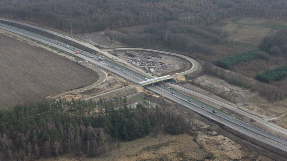 W związku z budową trasy S6 na pierwszym z odcinków między Goleniowem a Nowogardem zmieniła się ponownie organizacja ruchu. Fot. Cezary Skórka - szczeciński oddział GDDKiA