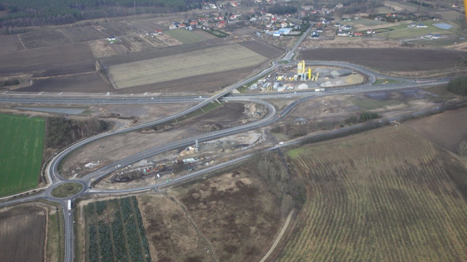 W związku z budową trasy S6 na pierwszym z odcinków między Goleniowem a Nowogardem zmieniła się ponownie organizacja ruchu. Fot. Cezary Skórka - szczeciński oddział GDDKiA