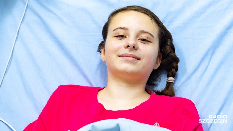 13-letnia Natalia przeszła operację prostowania kręgosłupa, który był skrzywiony pod kątem ponad 80 stopni. Fot. Robert Stachnik [Radio Szczecin]