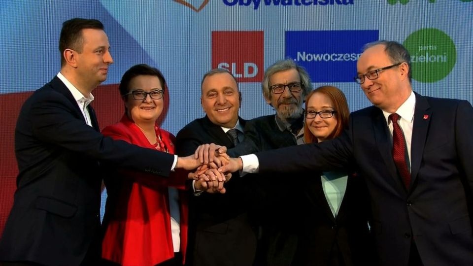 Liderzy PO, PSL, Nowoczesnej, SLD, Partii Zieloni podpisali w niedzielę deklarację o powołaniu Koalicji Europejskiej. źródło: https://twitter.com/koalicjaeu