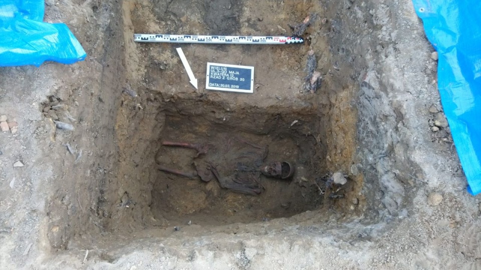 Prace ekshumacyjne w Wieluniu. Fot. Artur Panek