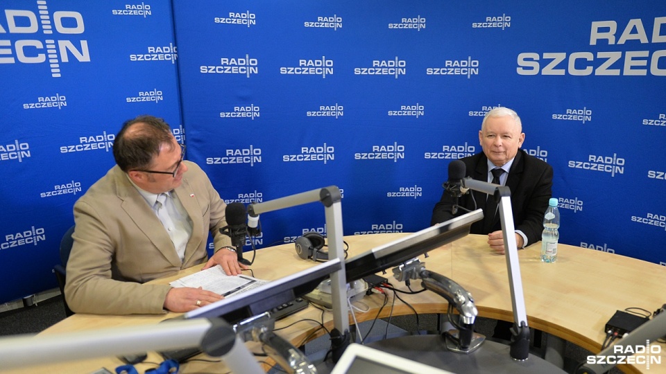 Prezes PiS Jarosław Kaczyński był gościem audycji "Rozmowa pod krawatem". Fot. Łukasz Szełemej [Radio Szczecin]