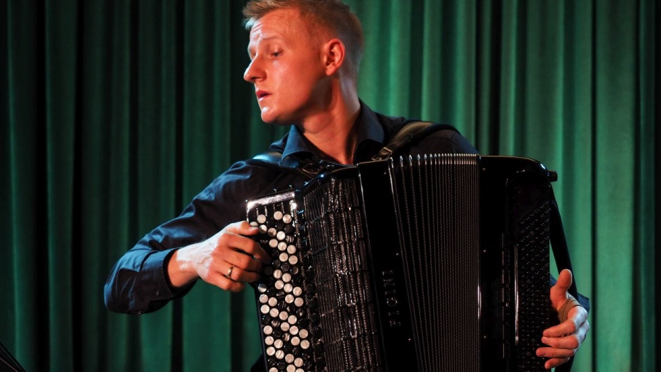 Michał Gajda (akordeon) na XV Międzynarodowym Festiwalu Sacrum Non Profanum. Fot. Jan Olczak