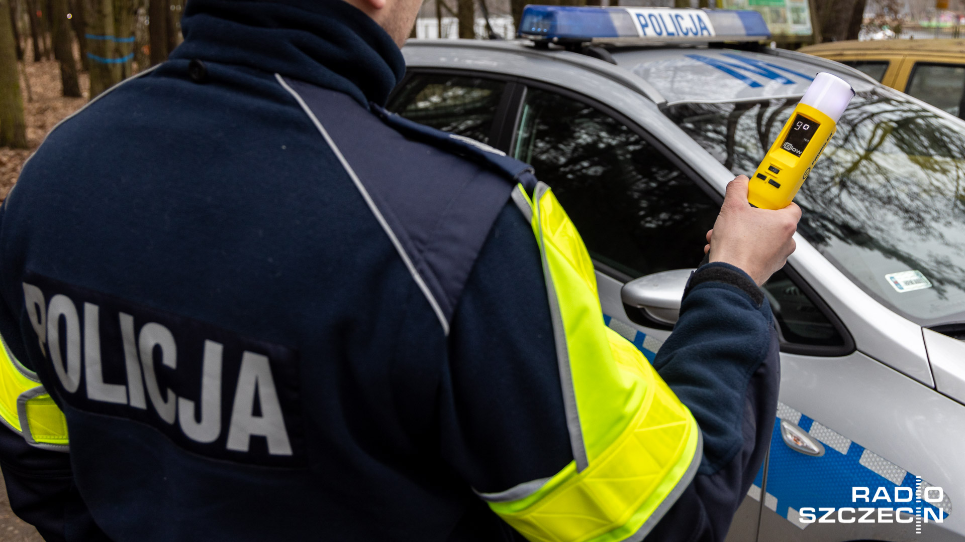 Pijany 23-latek jechał przez centrum Szczecina - policjanci zatrzymali go na placu Lotników.