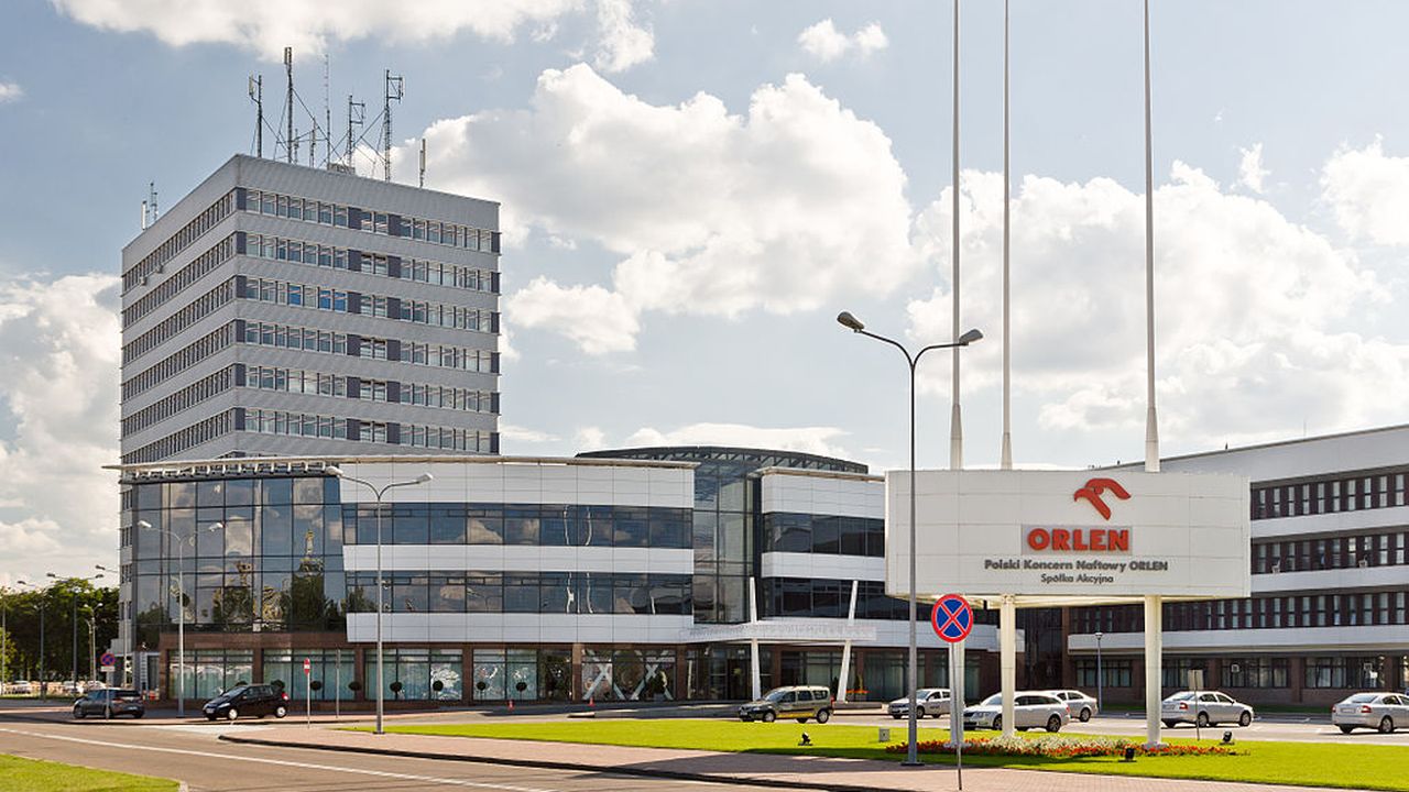 Siedziba PKN Orlen w Płocku. źródło: wikipedia.org/wiki/Polski_Koncern_Naftowy_Orlen.