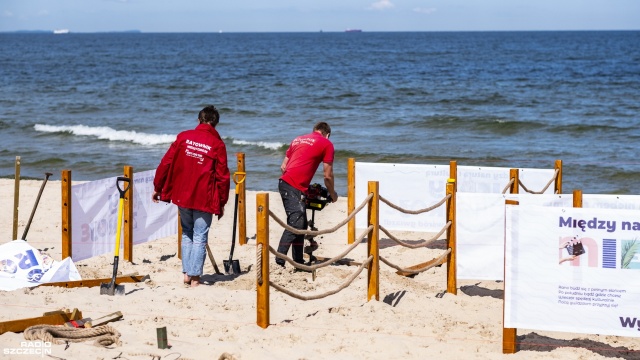 Fot. Wojciech Ochrymiuk [Radio Szczecin] Międzyzdroje czekają na turystów. Zmiany na plaży [WIDEO, ZDJĘCIA]