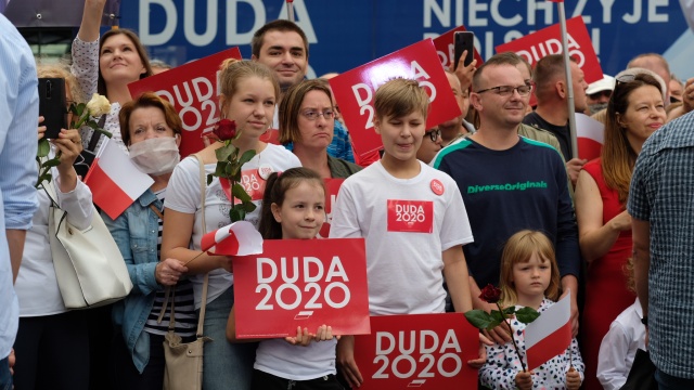 Fot. Wojciech Ochrymiuk [Radio Szczecin] Prezydent Duda w Łobzie: "wspieramy Polskę i Polaków" [WIDEO, DUŻO ZDJĘĆ]