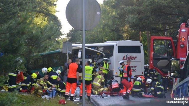 14 osób rannych w wypadku drogowym w Dźwirzynie [WIDEO, ZDJĘCIA, AKTUALIZACJE]