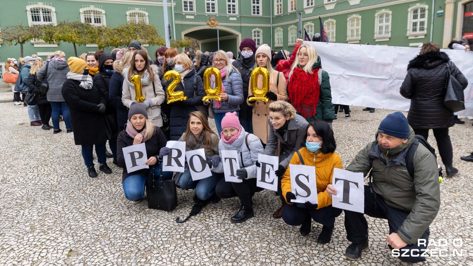 Protest pracowników MOPR ze stycznia 2022r.Fot. Robert Stachnik [Radio Szczecin/Archiwum]
