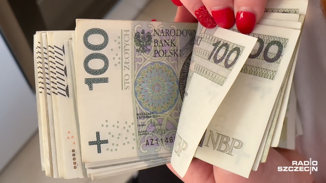 Od nowego roku wysokość minimalnego wynagrodzenia będzie wynosiła 3010 złotych czyli o 210 złotych więcej w stosunku do najniższego wynagrodzenia w tym roku.