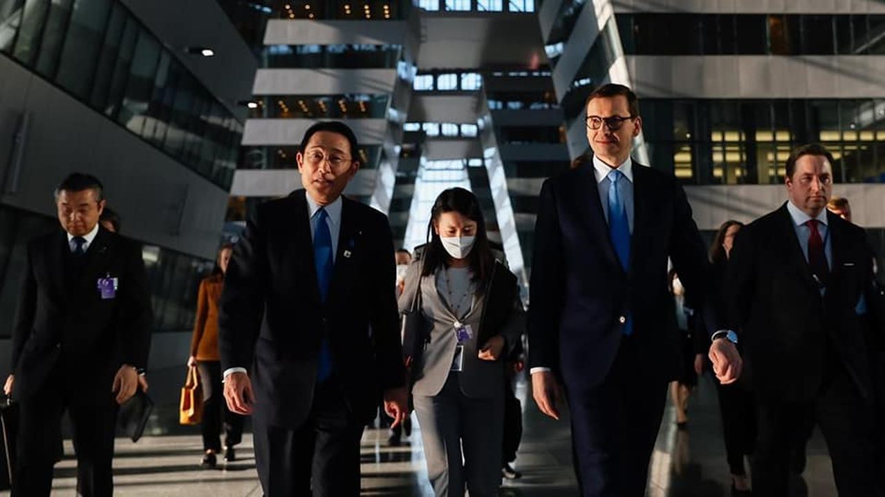 Jasina o niespodziewanej wizycie premiera Japonii w Kijowie