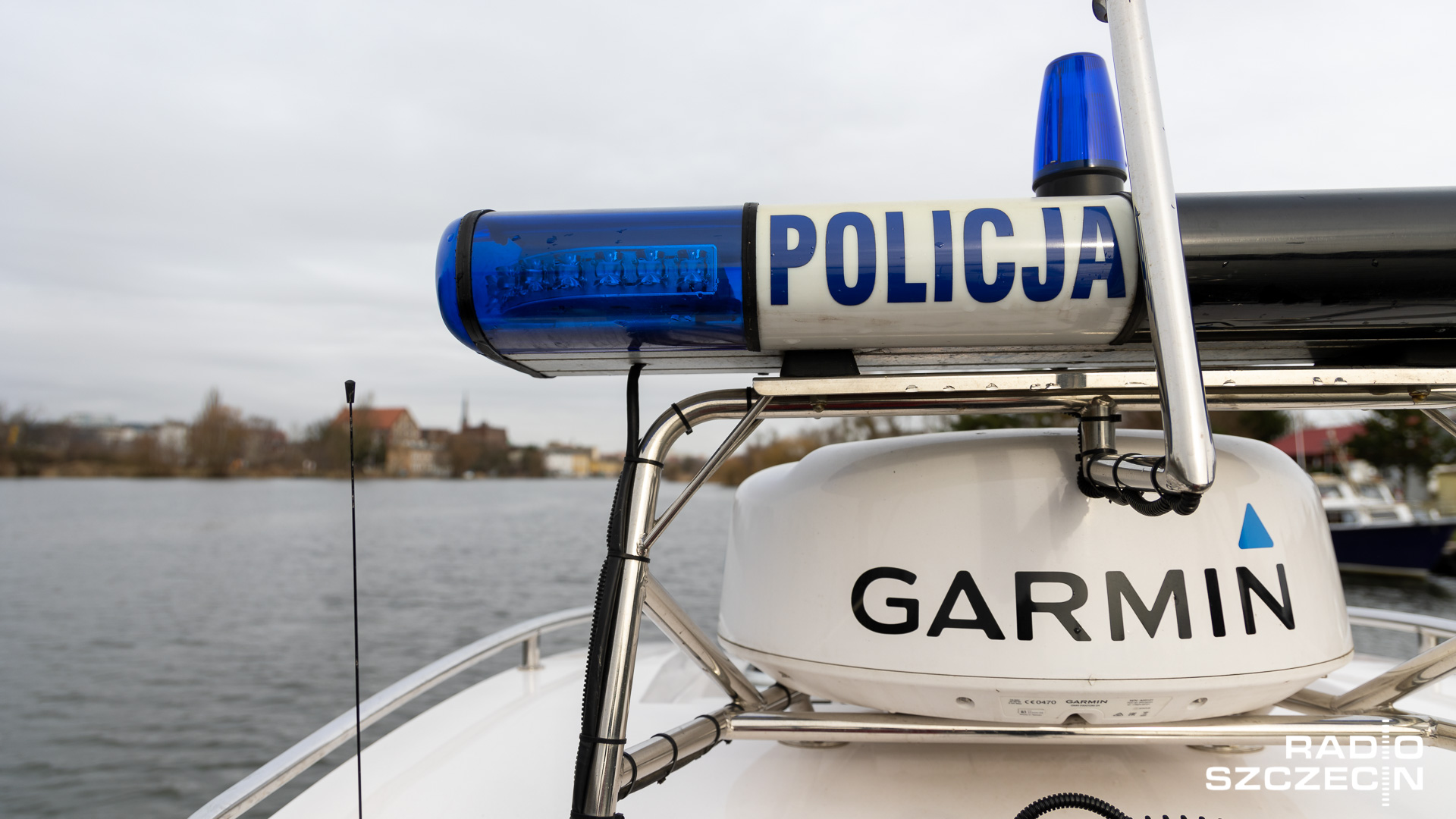 Policja przypomina o kontrolach trzeźwości nad wodą. W miniony weekend na terenie zalewu w Sielpi w województwie świętokrzyskim policjanci ukarali 12 osób mandatami za pływanie rowerami wodnymi pod wpływem alkoholu.