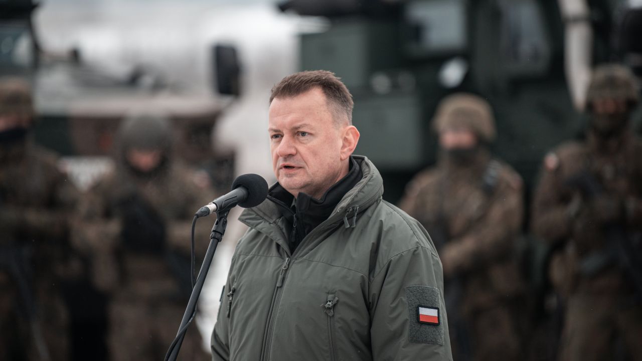 Wicepremier i minister obrony narodowej Mariusz Błaszczak poinformował na Twitterze, że Polska przystępuje do ustaleń w sprawie umieszczenia systemu rakiet Patriot przekazanego przez stronę niemiecką na swoim terytorium.
