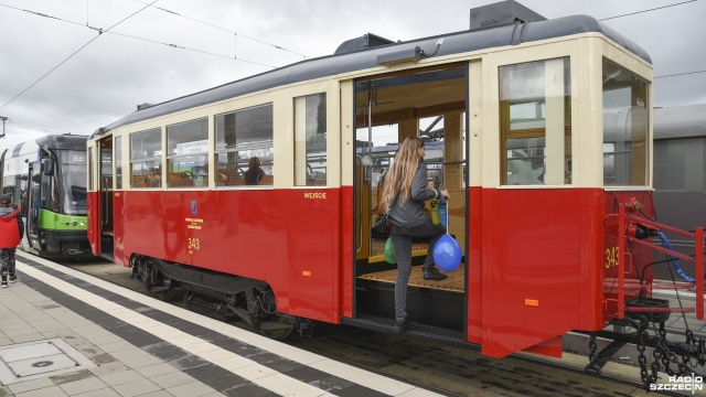 Fot. Kamila Kozioł [Radio Szczecin] Zabytkowe tramwaje na Zawadzkiego [WIDEO, ZDJĘCIA]