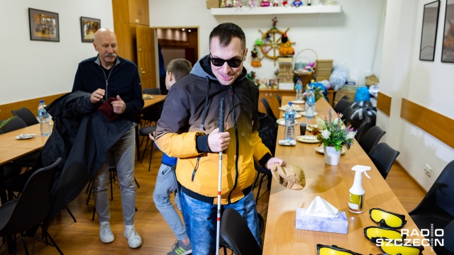 Fot. Robert Stachnik [Radio Szczecin] Spacer z niewidomym przewodnikiem. "To duże doświadczenie" [WIDEO, ZDJĘCIA]