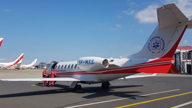 Z wojskowego lotniska na Okęciu wystartował odrzutowiec Lotniczego Pogotowia Ratunkowego po trzech kolejnych pacjentów rannych w wypadku autokaru w Chorwacji.