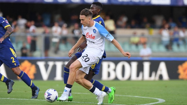 Piotr Zieliński strzelił gola, a jego Napoli wygrało na wyjeździe z Hellasem Verona 5:2 (2:1) w 1. kolejce piłkarskiej Serie A.