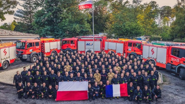 Polscy strażacy wracają do kraju z Francji