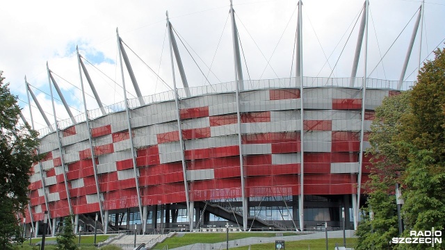 Do Warszawy dotrzeć ma w piątek pomostowy łącznik, który będzie odciążać wadliwy element Stadionu Narodowego.