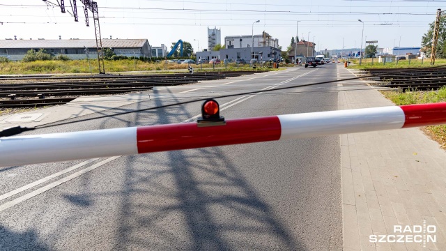 Pijanego kierowcę BMW, który przejechał przez przejazd kolejowy na czerwonym świetle zatrzymali szczecińscy policjanci.