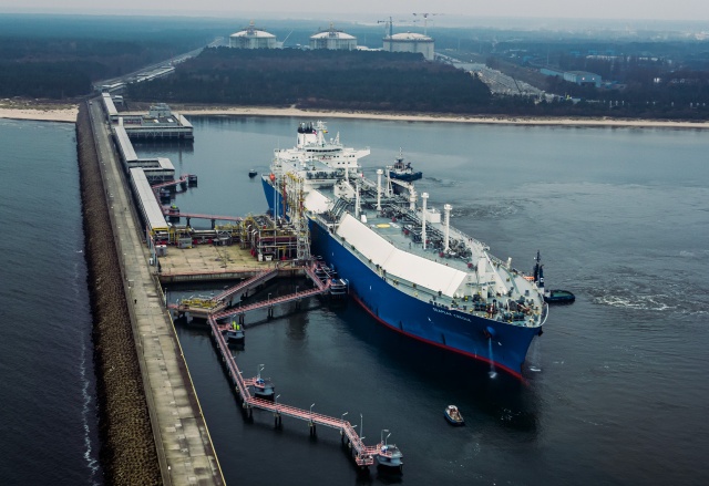 Dwusetna dostawa LNG dotarła do świnoujskiego terminalu