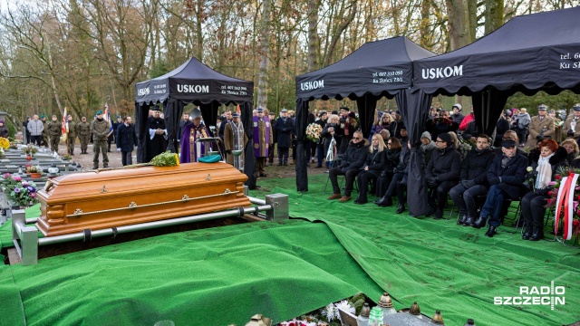 Pułkownik Danuta Szyksznian-Ossowska spoczęła na Cmentarzu Centralnym w Szczecinie. Zakończyły się uroczystości pogrzebowe legendarnej łączniczki AK.