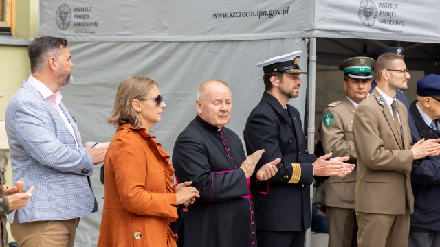 Fot. Robert Stachnik [Radio Szczecin] Wystawa przed Radiem Szczecin. "Aby nie zapomnieć o polskich stratach wojennych" [WIDEO, ZDJĘCIA]