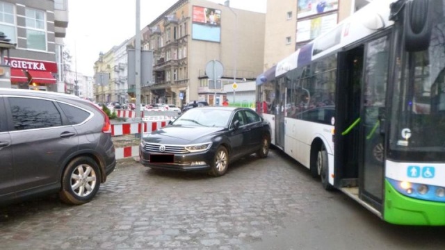 Pięć tysięcy złotych za tamowanie ruchu. Taki mandat dostał szczeciński kierowca, który w niedzielę zablokował przejazd przez śródmieście.