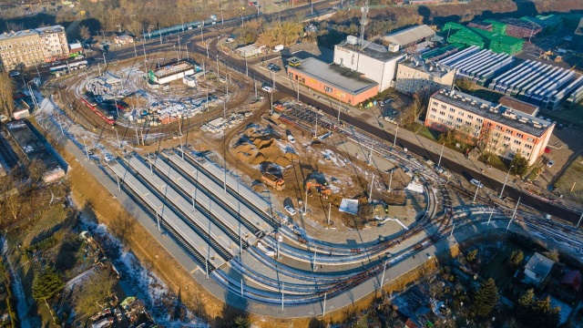 Trwają prace przy budowie pętli tramwajowej na szczecińskich Pomorzanach i torowiska wzdłuż ulic: Kolumba, Dworcowej, Nowej, Chmielewskiego i Smolańskiej.