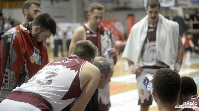 Koszykarze PGE Spójni odnieśli czternaste zwycięstwo w tym sezonie rozgrywek o mistrzostwo Polski. Stargardzianie na wyjeździe pokonali w niedzielę Arkę Gdynia 77:76 w 23 kolejce Energa Basket Ligi.