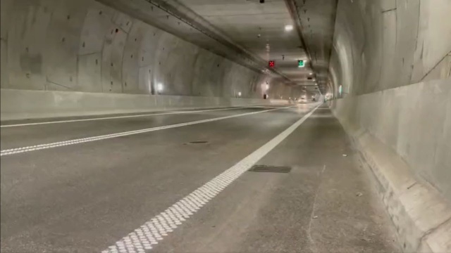 Czy nawierzchnia w tunelu jest równa i nie za bardzo śliska - sprawdzali to specjaliści z Generalnej Dyrekcji Dróg Krajowych i Autostrad w Szczecinie.