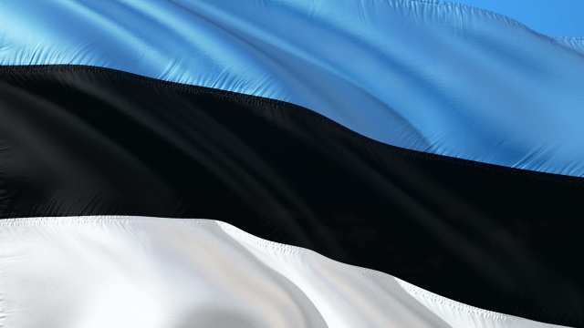 Estonia wysłała swoich policjantów oraz pograniczników na Łotwę. Pomogą oni łotewskim służbom na granicy z Białorusią w ograniczaniu nielegalnej migracji.
