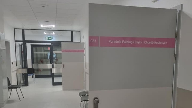 Jest komfortowo i nowocześnie - Poradni Patologii Ciąży i Chorób Kobiecych szpitala na Pomorzanach przenosi się do nowych pomieszczeń.