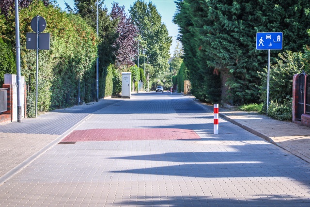 Ulica Milenijna w Mierzynie zmodernizowana. Prace udało się wykonać w ramach Budżetu Obywatelskiego podszczecińskiej gminy Dobra.