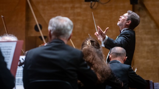 Pierwszy koncert, jeszcze jako Filharmonia Warszawska, orkiestra zagrała przed 122 laty, bardzo szybko osiągając wybitny poziom artystyczny.