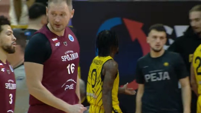 Trzy zwycięstwa i trzy porażki - to bilans spotkań koszykarzy PGE Spójni w fazie grupowej FIBA Europe Cup.