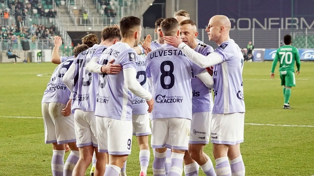 Piłkarze Pogoni odnieśli drugie zwycięstwo w drugim tegorocznym meczu rozgrywek o mistrzostwo Polski. Szczecinianie pokonali na wyjeździe Radomiaka Radom 4:0 w pojedynku inaugurującym 21. kolejkę.