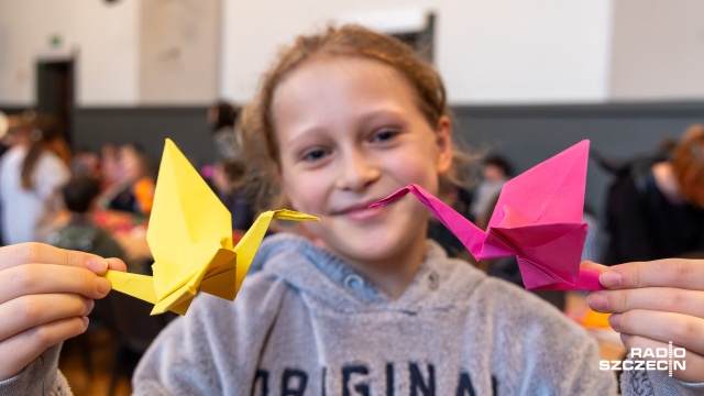 Zrobili ponad tysiąc żurawi w technice origami... gdyż marzy im się świat bez wojen.