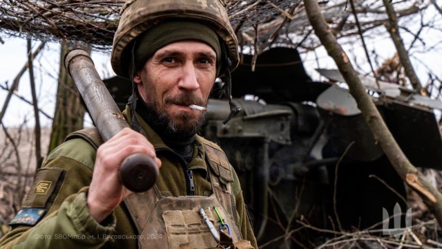W ciągu ostatniej doby doszło na froncie na Ukrainie do 72 starć zbrojnych. Poinformował o tym sztab generalny ukraińskiej armii.