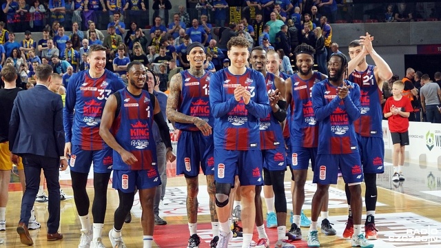 Koszykarze Kinga skruszyli Stal w Orlen Basket Lidze. Szczecinianie pokonali w Ostrowie Wielkopolskim tamtejszą Stal 95:86 w 27. kolejce rozgrywek.