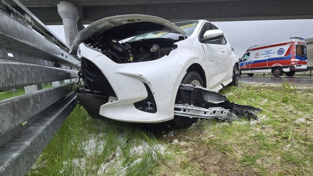 Wypadek na krajowej drodze nr 11. W Kołobrzegu zderzyły się trzy auta osobowe.