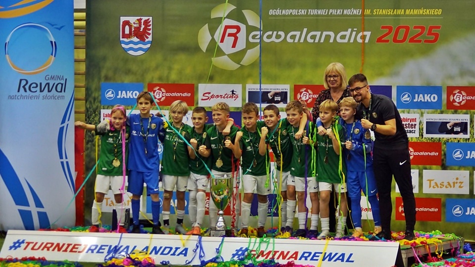 Młodzi zawodnicy Pogoni drudzy w halowym turnieju, wygrywa Śląsk