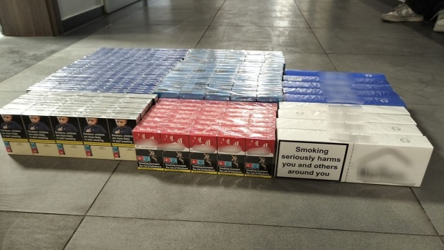 Nielegalne papierosy i krajanka tytoniowa zabezpieczone przez policjantów