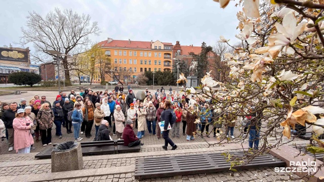 Magnoliowy spacer zgromadził dziesiątki Szczecinian [ZDJĘCIA]