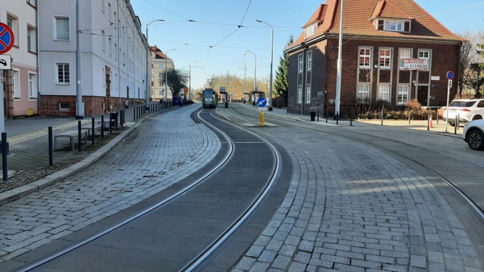 Naprawa nawierzchni wokół pętli Dworzec Niebuszewo [ZDJĘCIA]