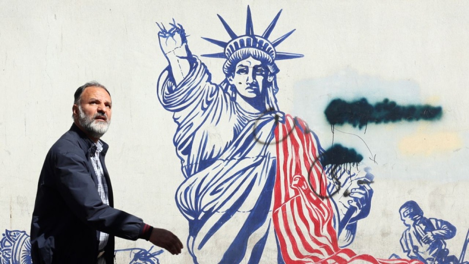 Delegacje USA i Iranu przybyły na rozmowy pokojowe