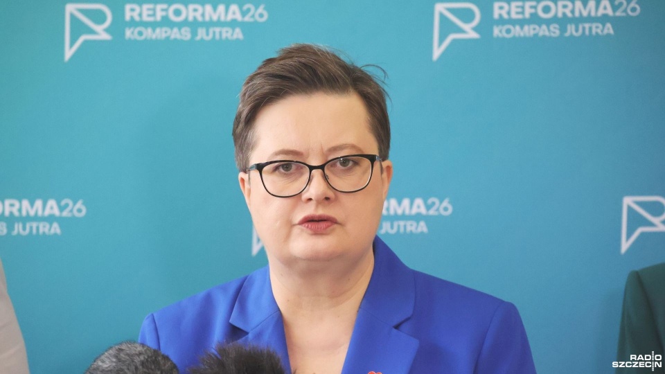 Wiceminister edukacji: w szkole uczeń ma budować relacje, a nie siedzieć na telefonie