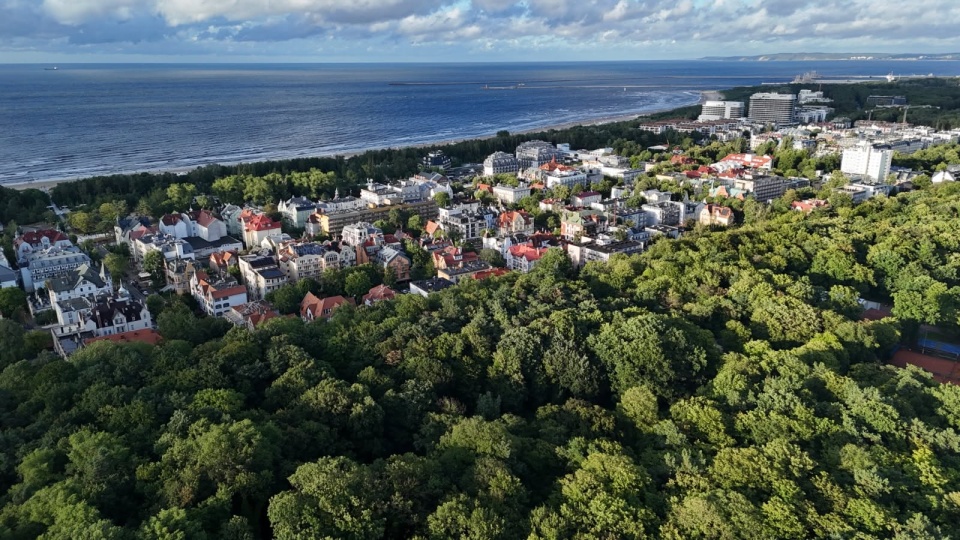Piękna plaża, zabytki i najwyższa ceglana latarnia na świecie. Świnoujście zaprasza turystów