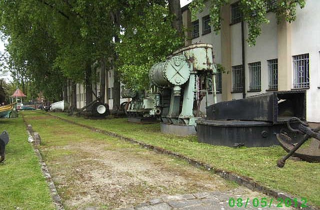 Fot. Archiwum prywatne. [9.05.2012] Złomowisko w muzeum